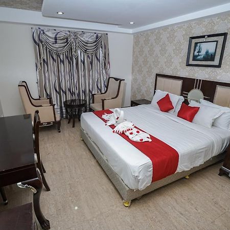 Hotel Sidhartha Chalakudy Kizhake Chālakudi Esterno foto