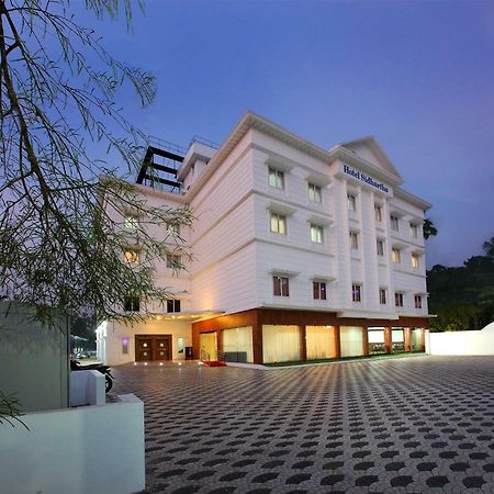 Hotel Sidhartha Chalakudy Kizhake Chālakudi Esterno foto