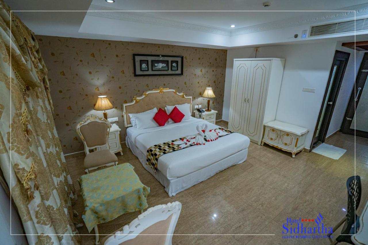 Hotel Sidhartha Chalakudy Kizhake Chālakudi Esterno foto