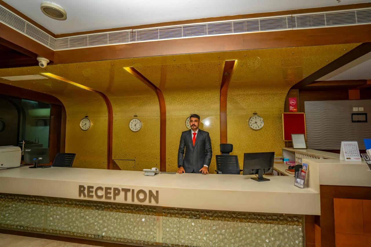 Hotel Sidhartha Chalakudy Kizhake Chālakudi Esterno foto