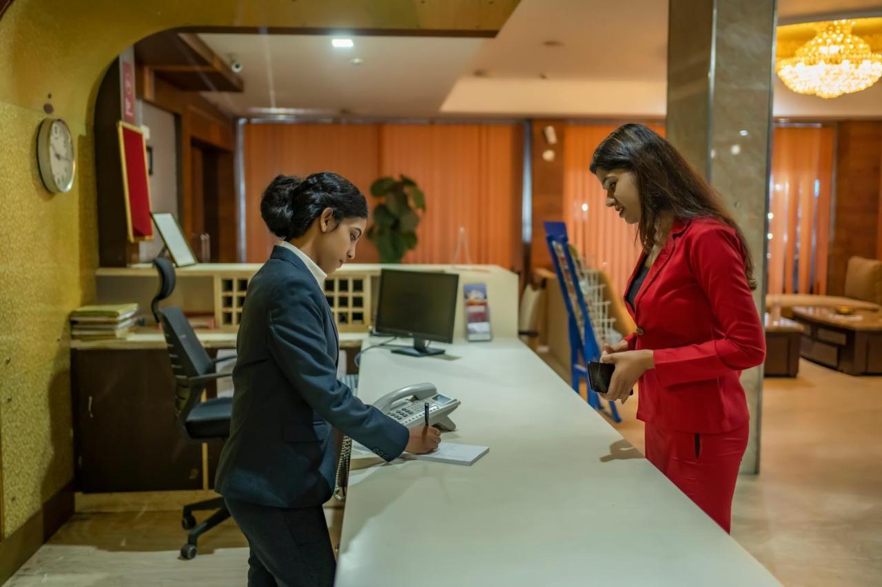 Hotel Sidhartha Chalakudy Kizhake Chālakudi Esterno foto