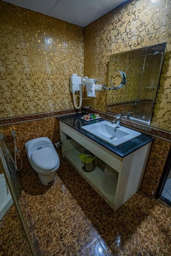 Hotel Sidhartha Chalakudy Kizhake Chālakudi Esterno foto