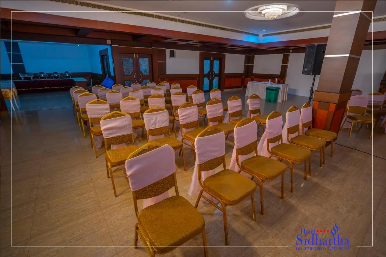 Hotel Sidhartha Chalakudy Kizhake Chālakudi Esterno foto
