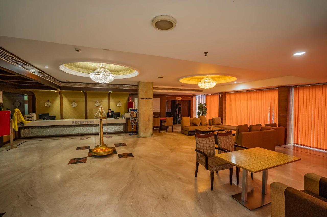Hotel Sidhartha Chalakudy Kizhake Chālakudi Esterno foto